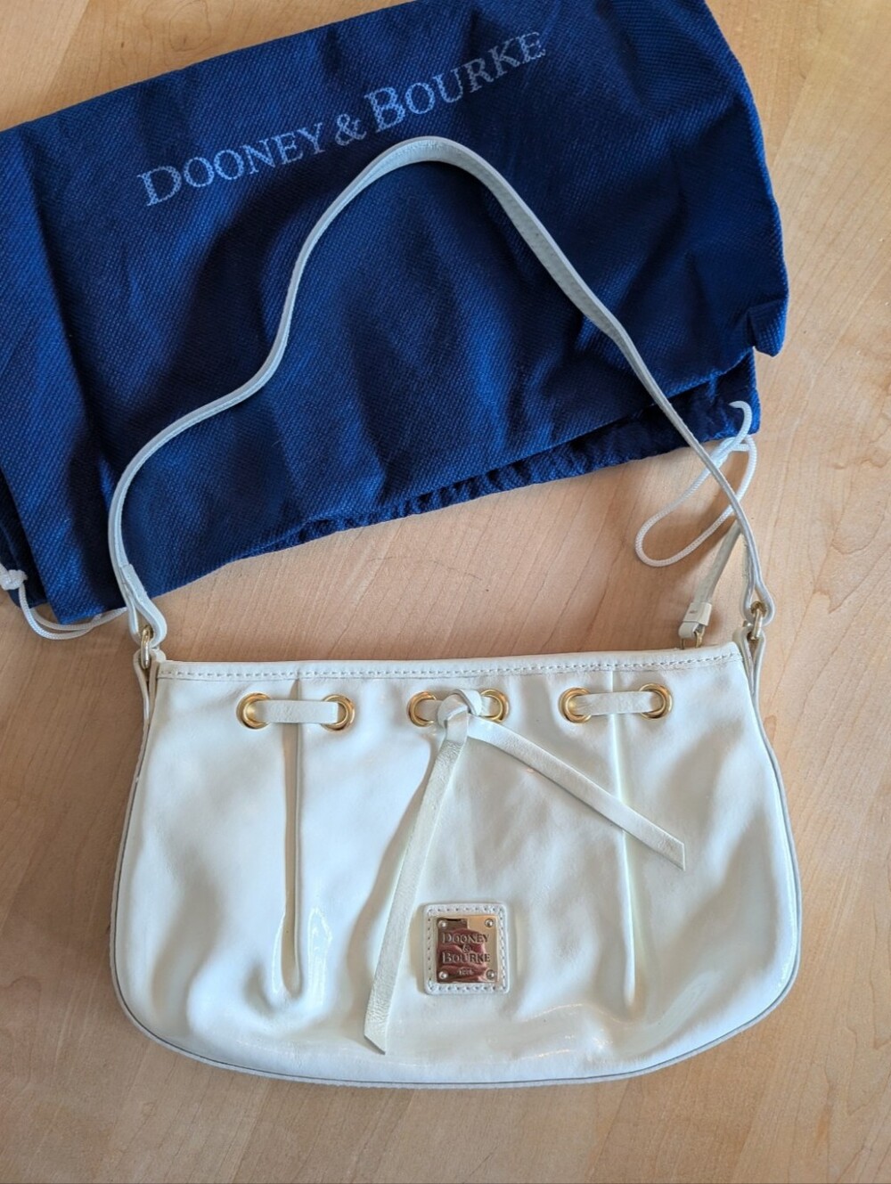 Dooney & Bourke White Patent Leather Baguette Shoulder Bag 🤍